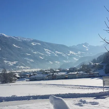 Kornerhof Zillertal 公寓